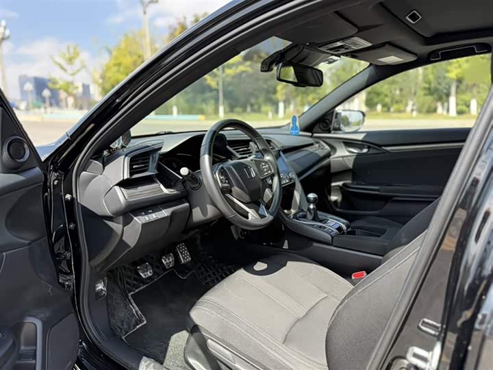 Фото 13 - Honda Civic