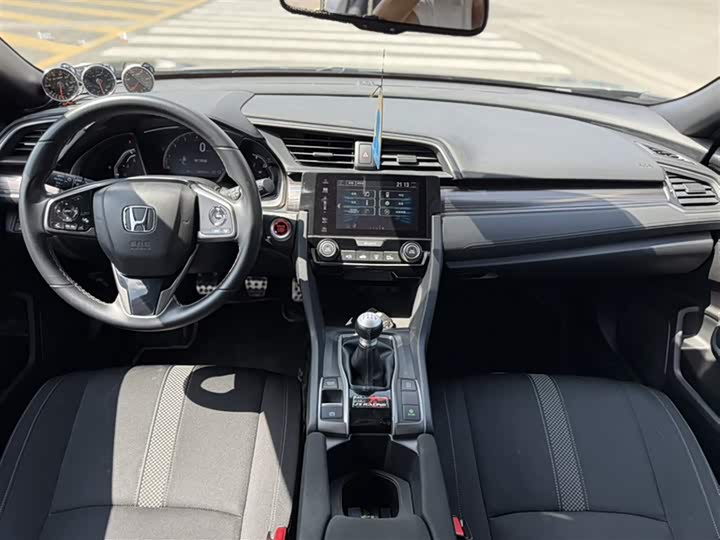 Фото 16 - Honda Civic