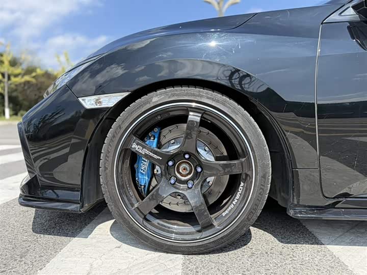 Фото 9 - Honda Civic