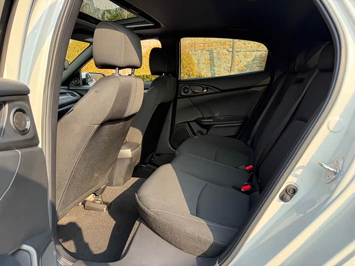 Фото 17 - Honda Civic