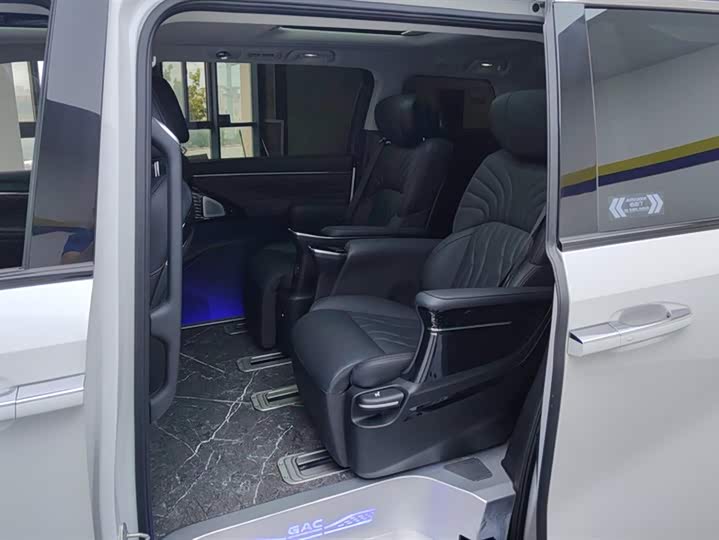 Фото 11 - GAC Trumpchi M8