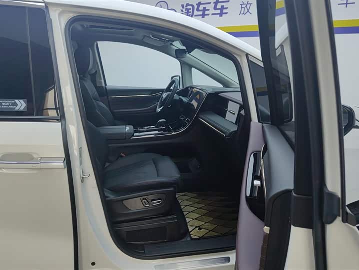 Фото 8 - GAC Trumpchi M8