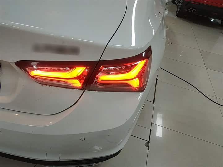 Фото 8 - Chevrolet Malibu XL