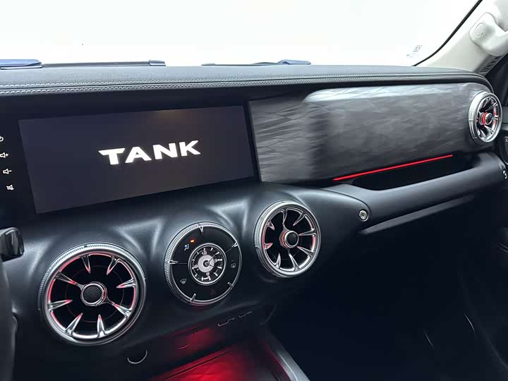 Фото 12 - Tank 300