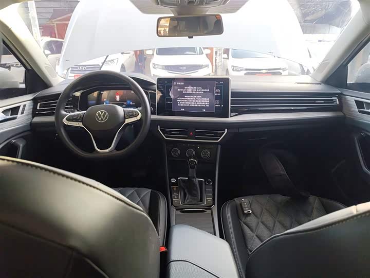 Фото 10 - Volkswagen Sagitar L