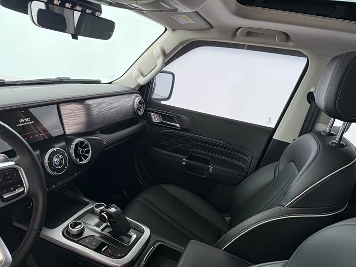 Фото 7 - Tank 300