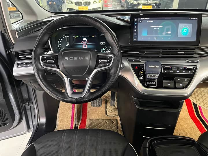 Фото 8 - Roewe iMax 8