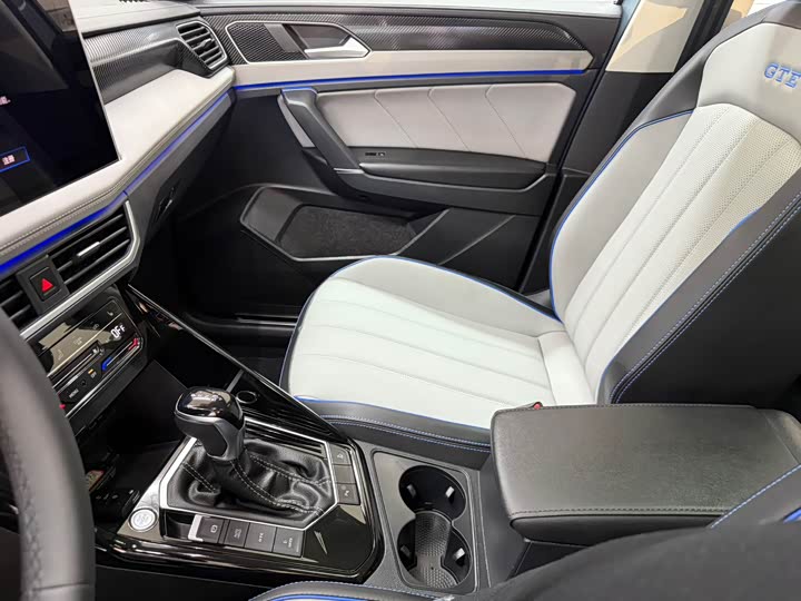 Фото 13 - Volkswagen Tayron GTE Hybrid