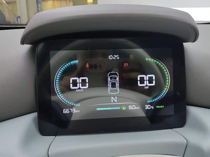 Фото 14 - Leapmotor T03