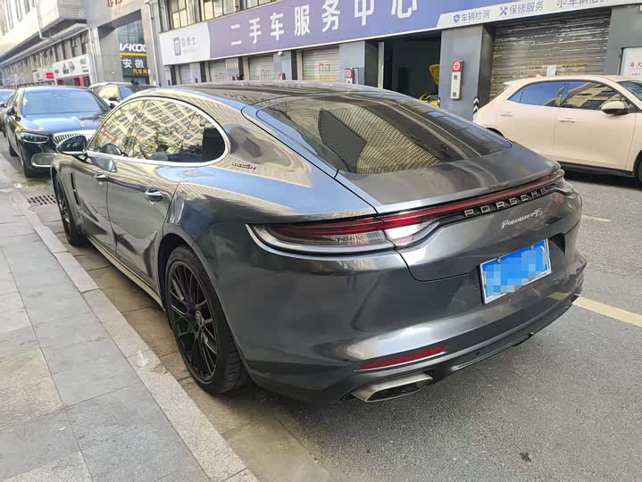 Фото 2 - Porsche Panamera