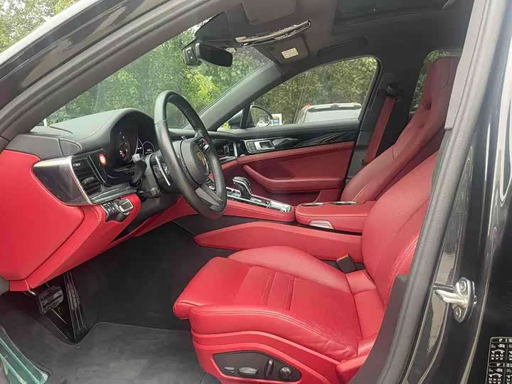 Фото 3 - Porsche Panamera