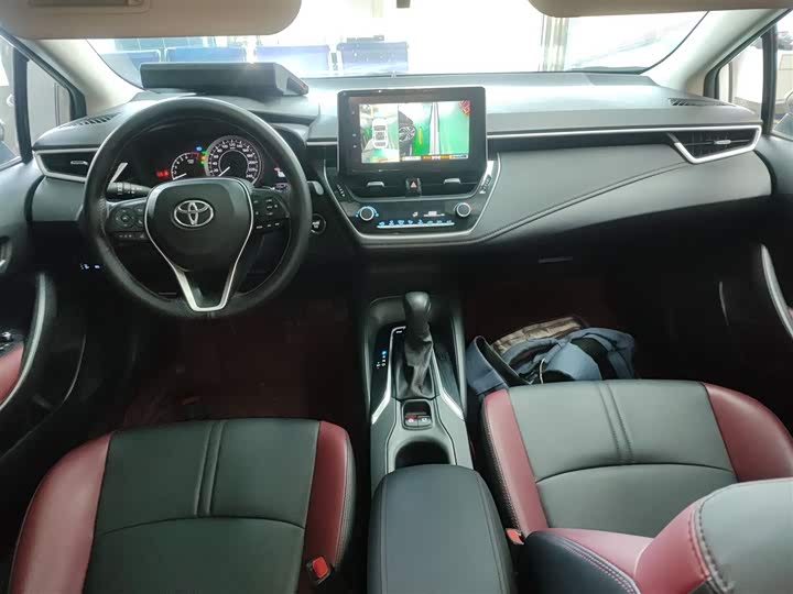 Фото 10 - Toyota Corolla