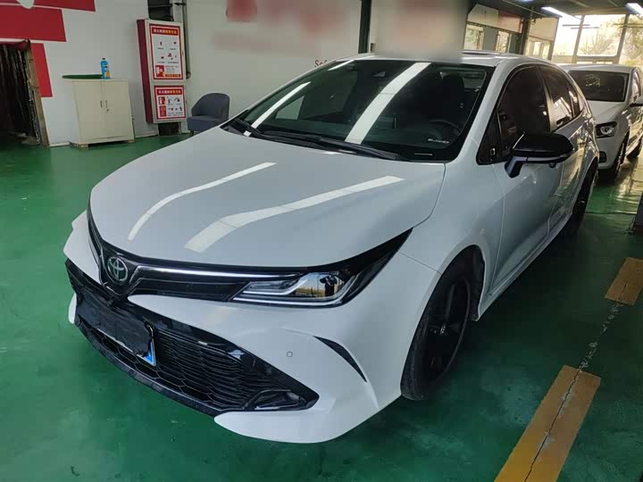Фото 2 - Toyota Corolla