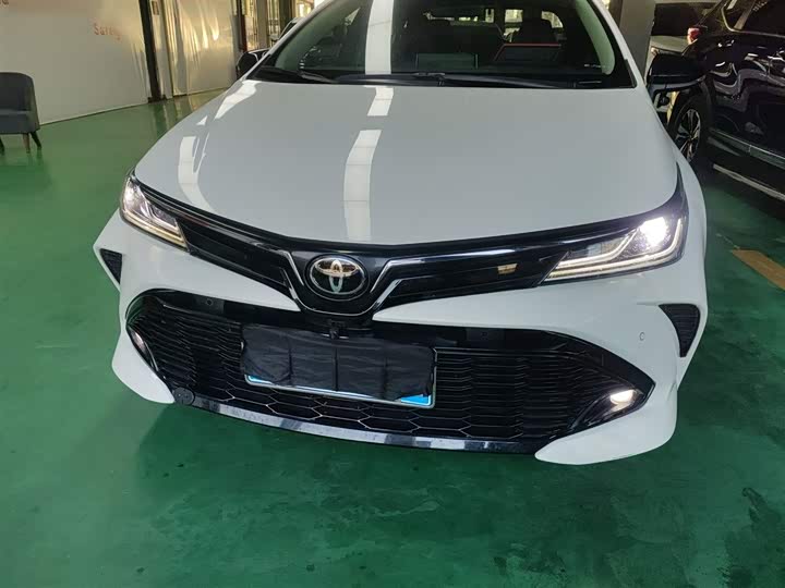 Фото 3 - Toyota Corolla