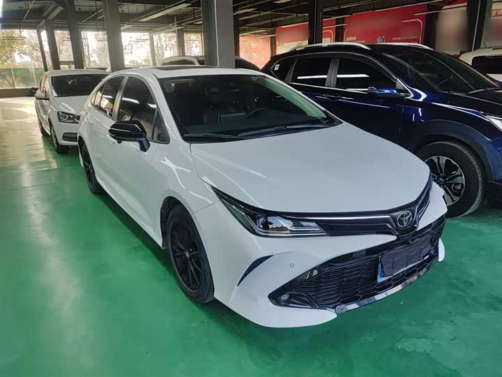 Фото 4 - Toyota Corolla