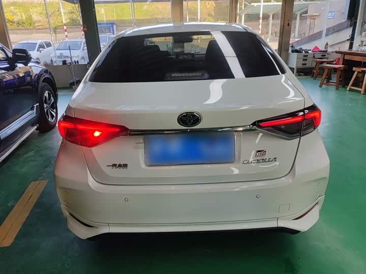 Фото 6 - Toyota Corolla