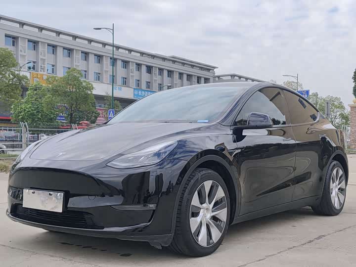 Фото 1 - Tesla Model Y