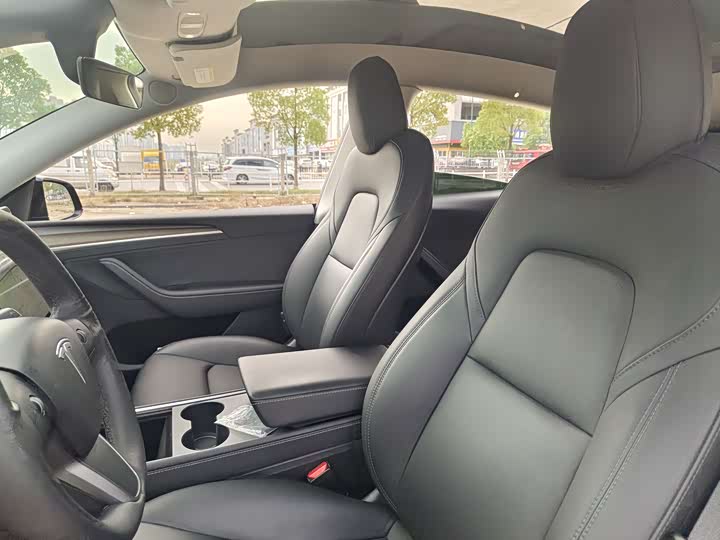 Фото 10 - Tesla Model Y