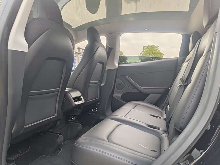 Фото 12 - Tesla Model Y