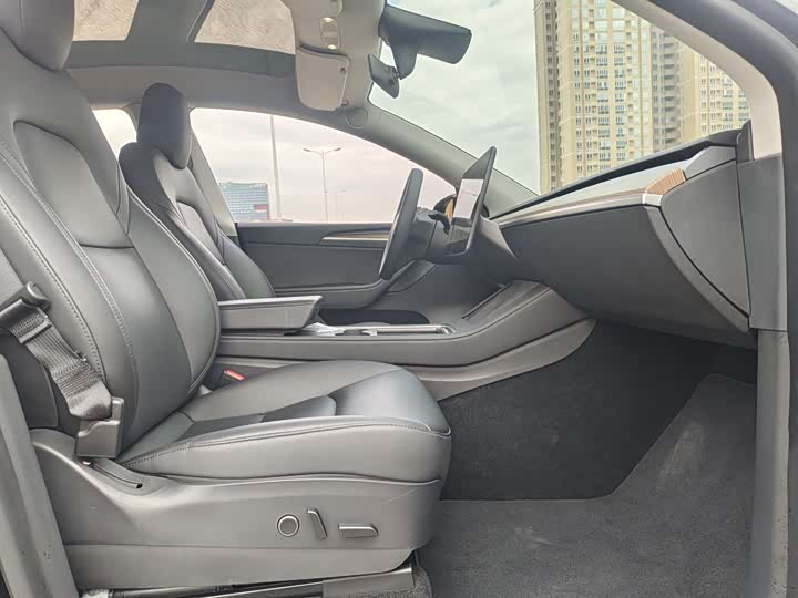 Фото 18 - Tesla Model Y