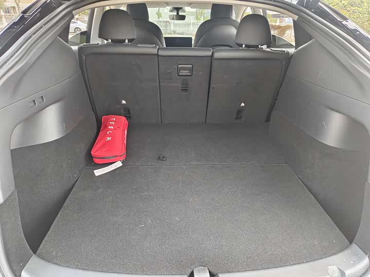 Фото 25 - Tesla Model Y