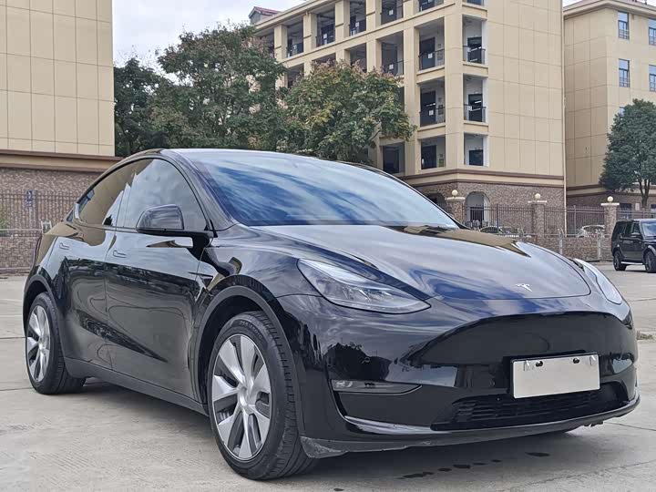 Фото 3 - Tesla Model Y