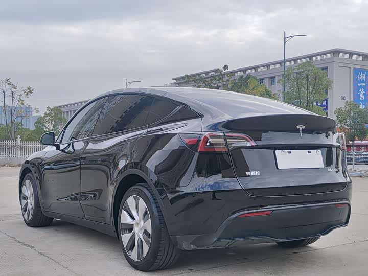 Фото 4 - Tesla Model Y