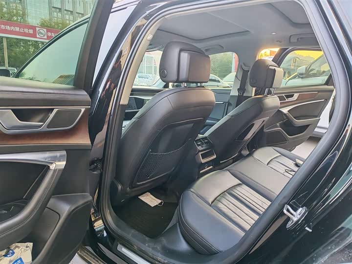 Фото 13 - Audi A6