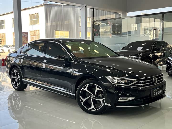 Фото 3 - Volkswagen Magotan