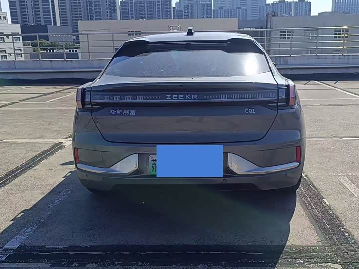 Фото 3 - Zeekr 001