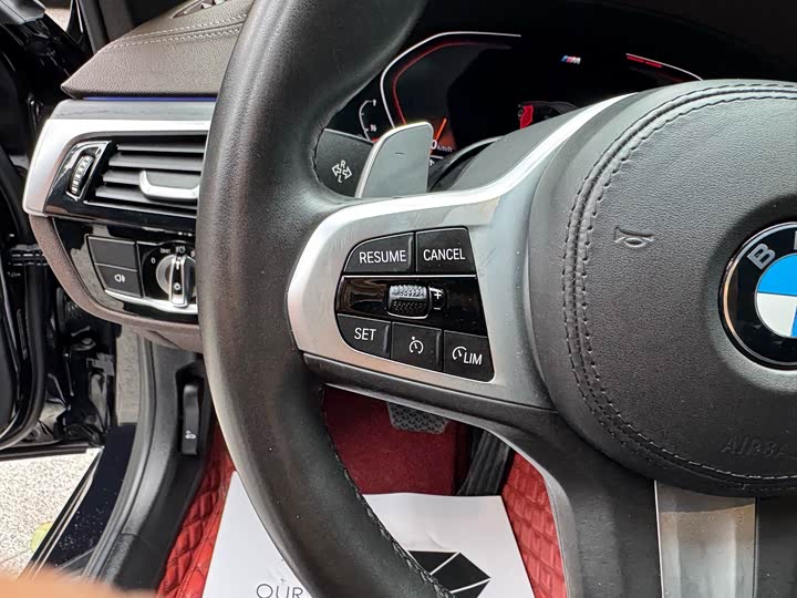 Фото 18 - BMW 5 Series