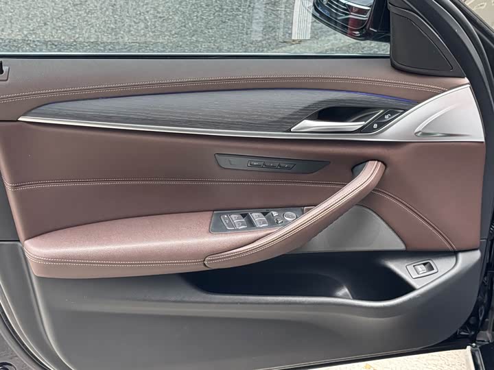 Фото 21 - BMW 5 Series