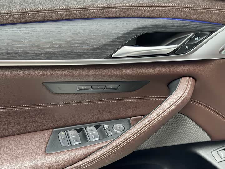 Фото 22 - BMW 5 Series