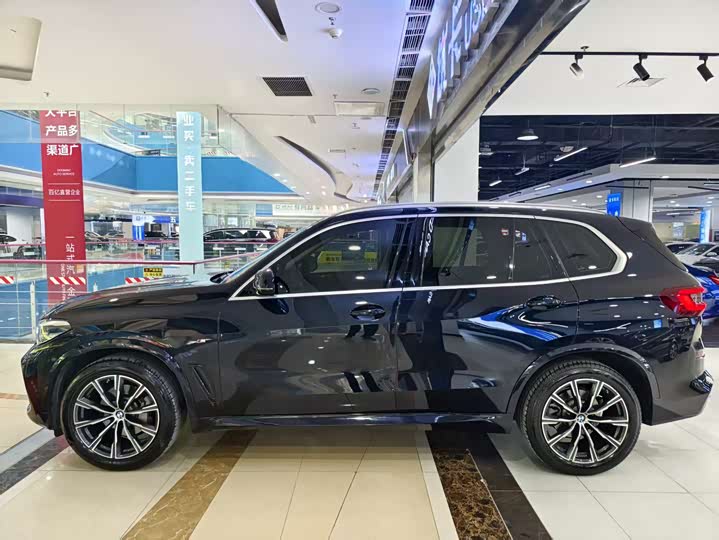 Фото 14 - BMW X5