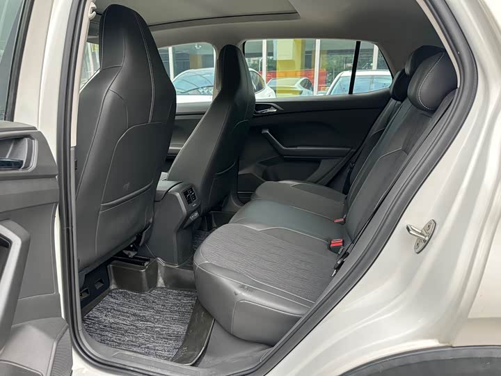 Фото 4 - Volkswagen T-Cross