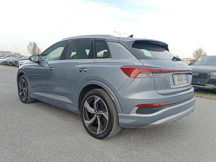 Фото 12 - Audi Q4 e-tron