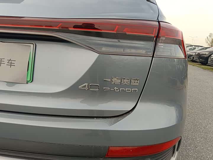 Фото 15 - Audi Q4 e-tron