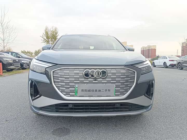 Фото 2 - Audi Q4 e-tron