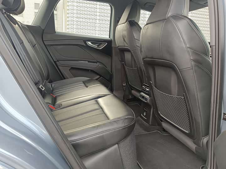 Фото 20 - Audi Q4 e-tron