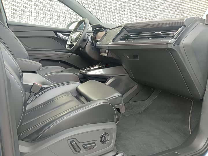 Фото 21 - Audi Q4 e-tron