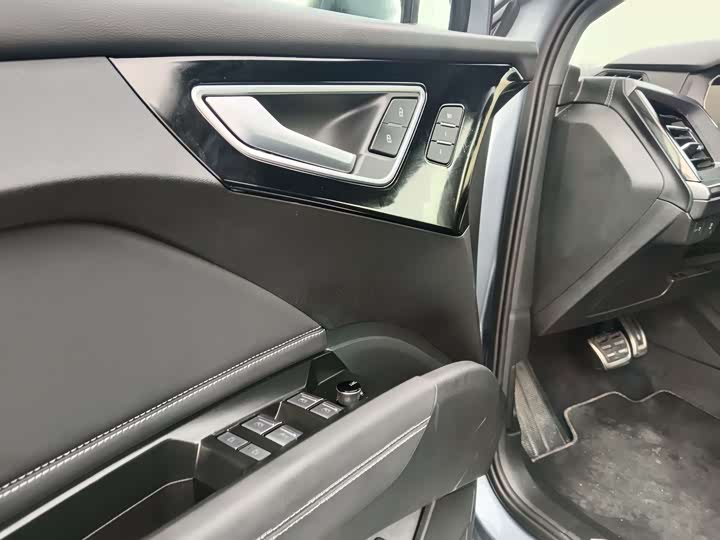 Фото 8 - Audi Q4 e-tron