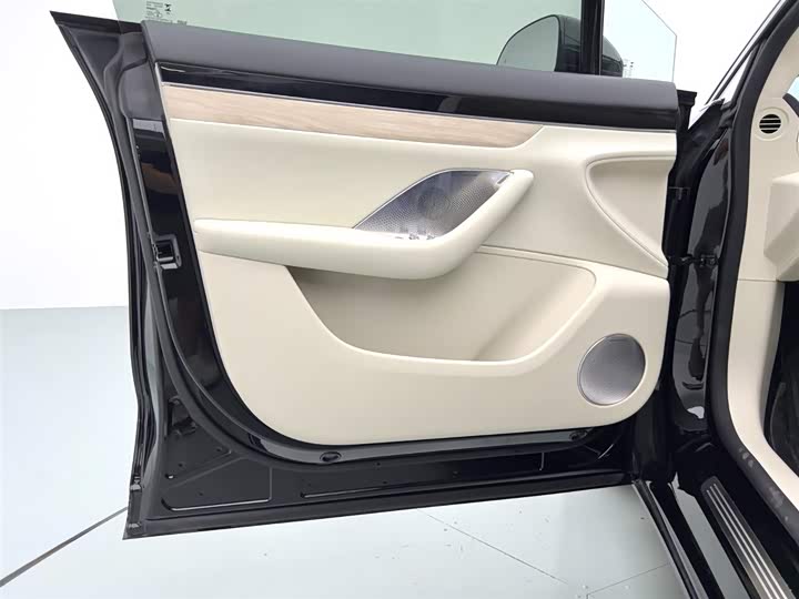 Фото 12 - Luxeed R7