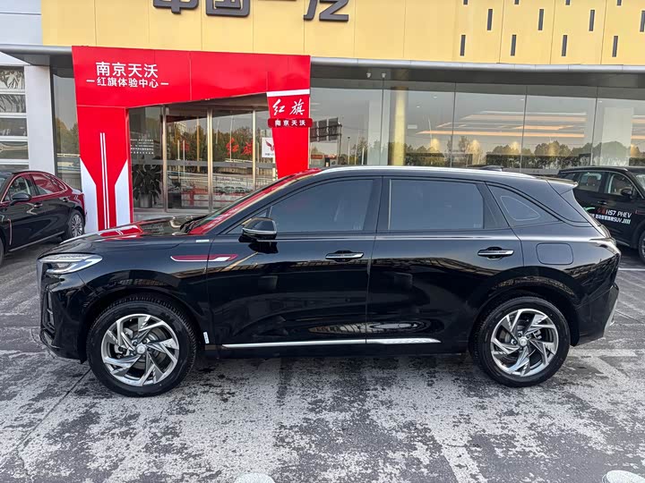 Фото 4 - Hongqi HS3 Hybrid