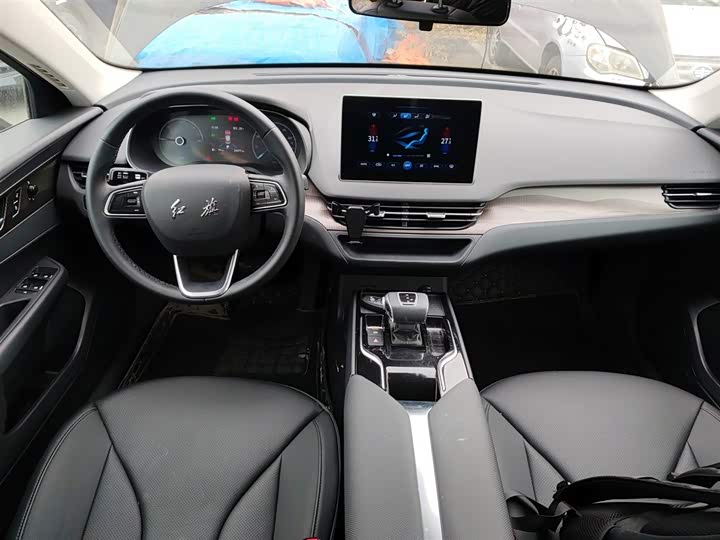 Фото 10 - Hongqi E-QM5