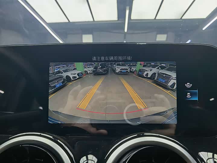 Фото 11 - Mercedes-Benz GLB-Class