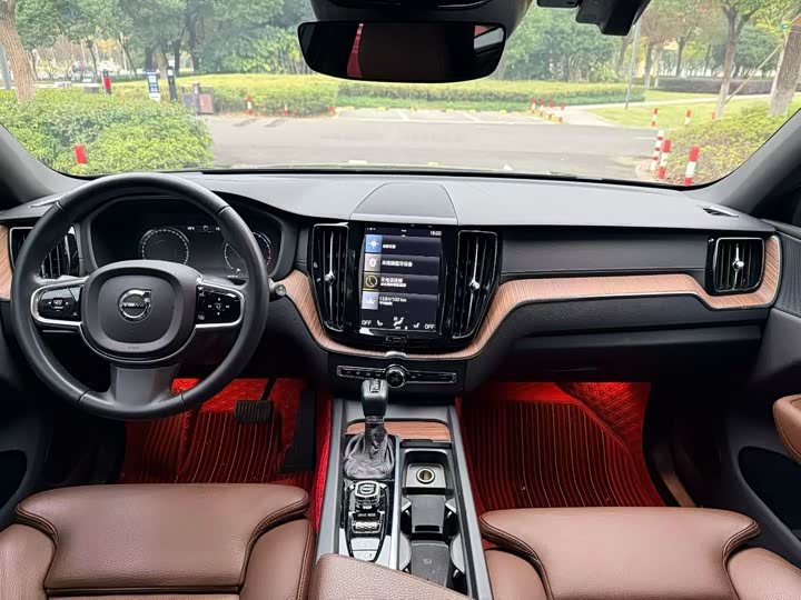 Фото 5 - Volvo XC60