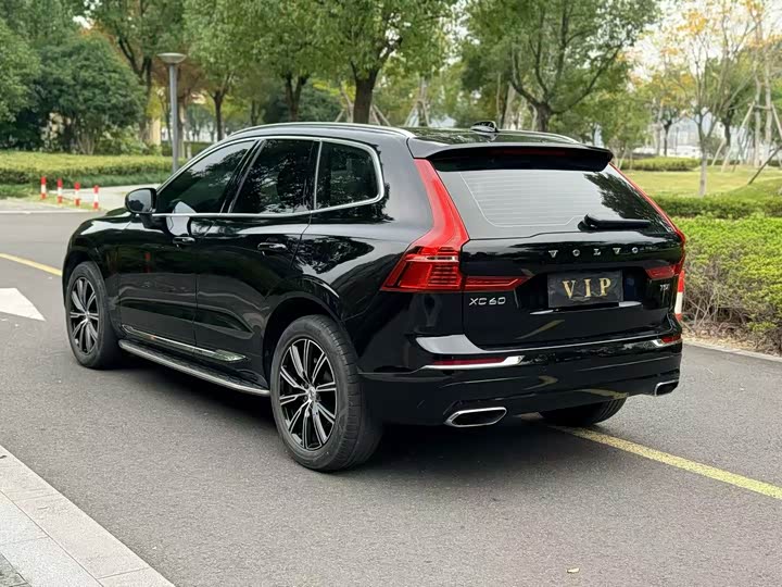 Фото 9 - Volvo XC60