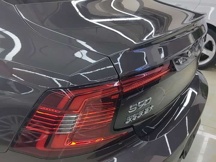 Фото 19 - Volvo S90