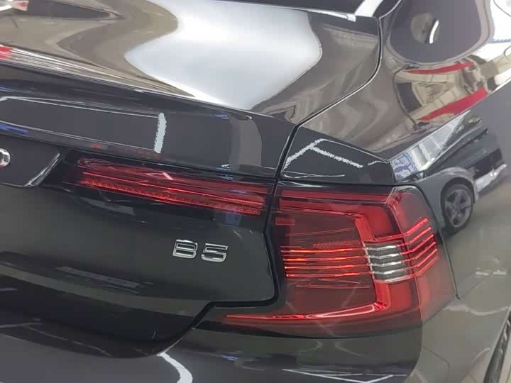 Фото 21 - Volvo S90