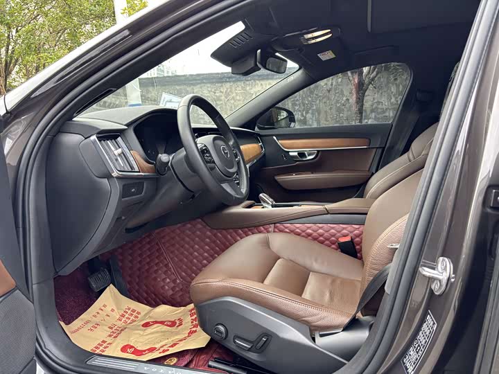 Фото 6 - Volvo S90